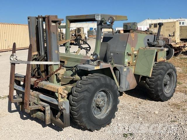 CASE M4K Arazi tipi forklift