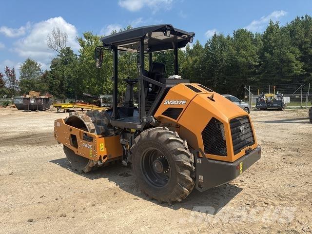 CASE SV207E Tek tamburlu silindirler