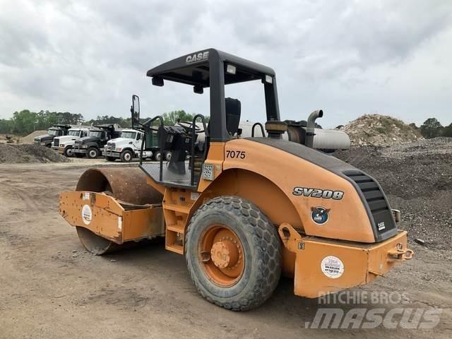 CASE SV208 Tek tamburlu silindirler