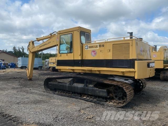 CAT 225 LC Paletli ekskavatörler