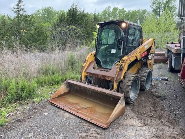 CAT 236D Skid steer loderler