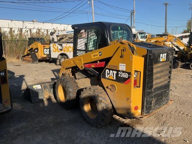 CAT 236D Skid steer loderler