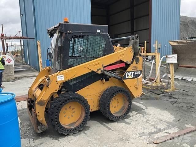 CAT 242D Skid steer loderler