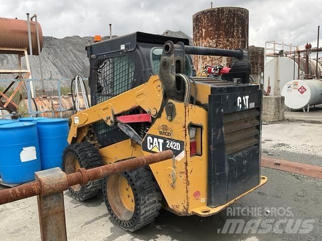CAT 242D Skid steer loderler