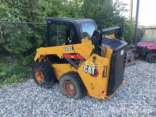 CAT 242D3 Skid steer loderler