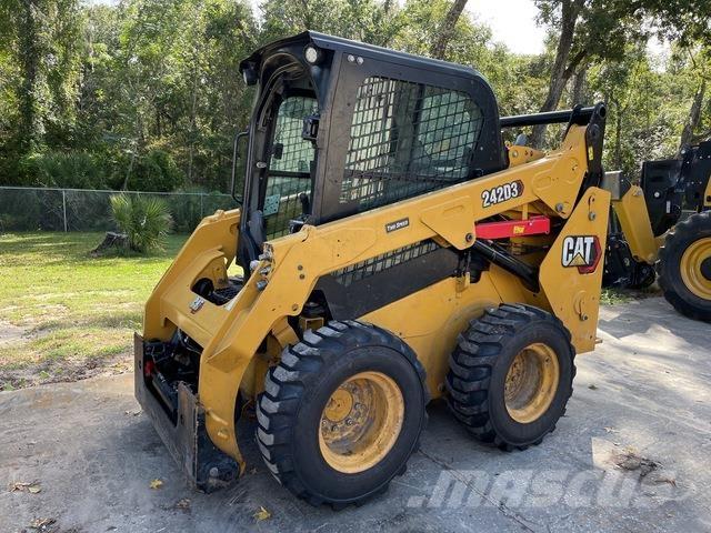 CAT 242D3 Skid steer loderler