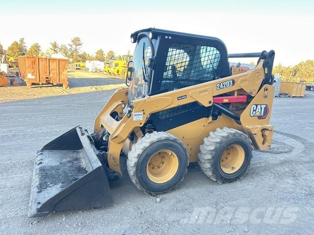 CAT 242D3 Skid steer loderler
