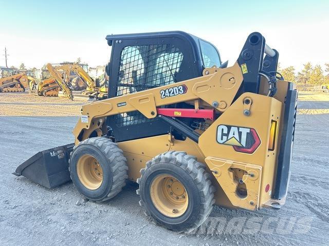 CAT 242D3 Skid steer loderler