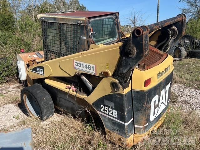 CAT 252B Skid steer loderler
