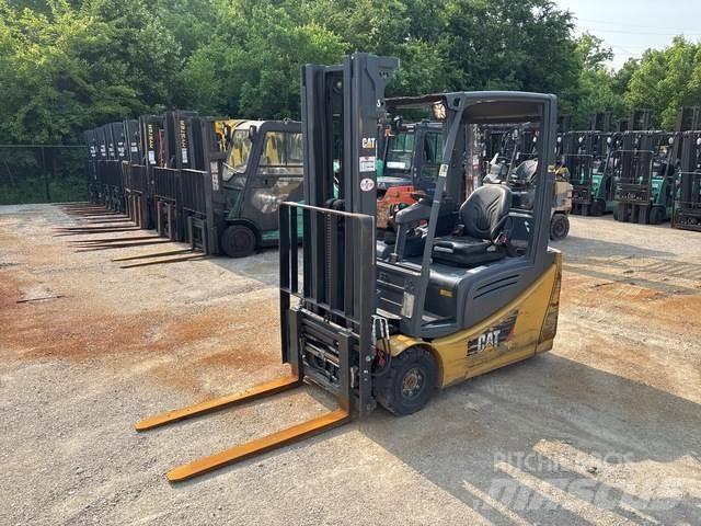 CAT 2ET3000 Elektrikli forkliftler