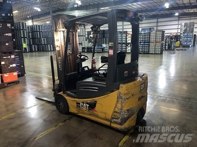 CAT 2ET3000 Elektrikli forkliftler