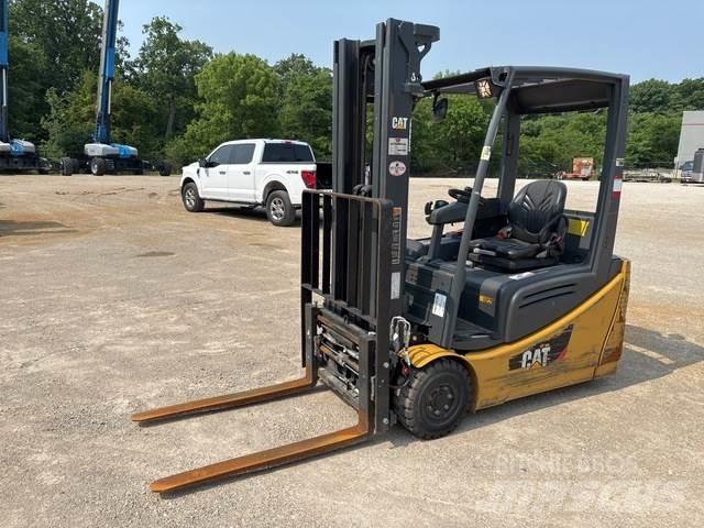 CAT 2ET3000 Elektrikli forkliftler