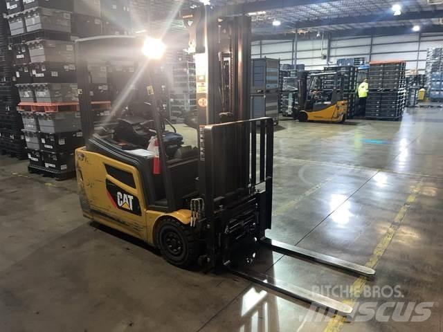 CAT 2ET3000 Elektrikli forkliftler