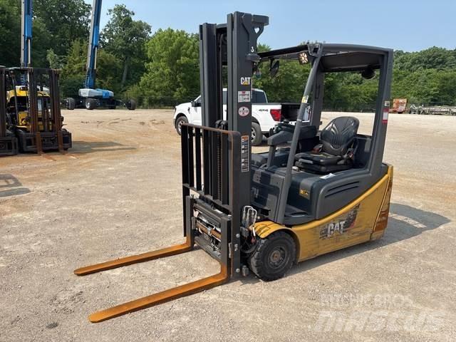 CAT 2ET3000 Elektrikli forkliftler