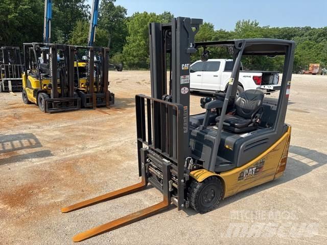 CAT 2ET3000 Elektrikli forkliftler