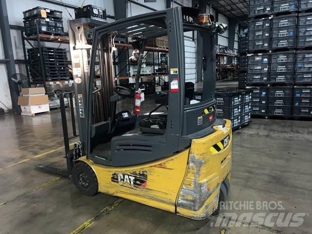 CAT 2ET3000 Elektrikli forkliftler