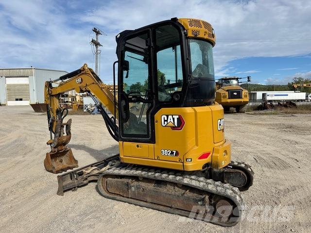 CAT 302.7 CR Paletli ekskavatörler