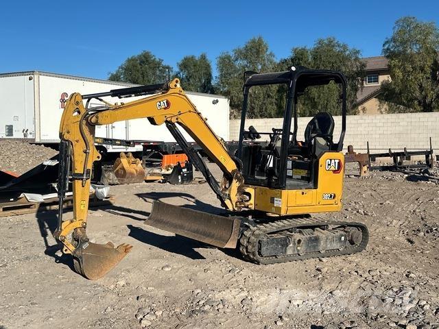 CAT 302.7 CR Paletli ekskavatörler