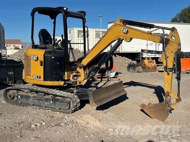 CAT 302.7 CR Paletli ekskavatörler