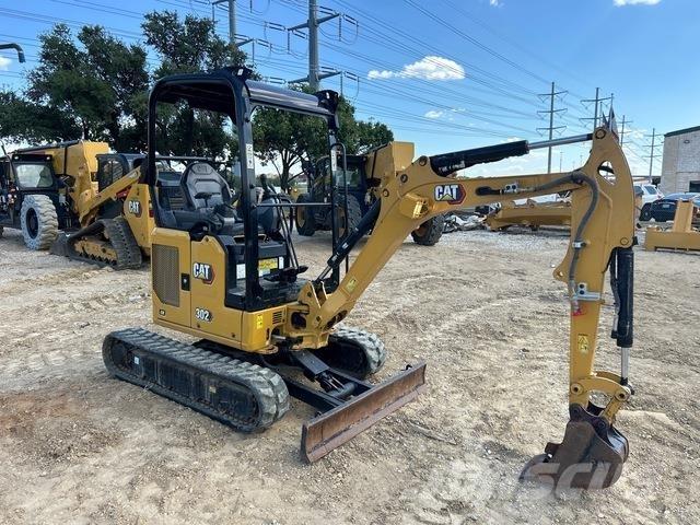 CAT 302CR Paletli ekskavatörler