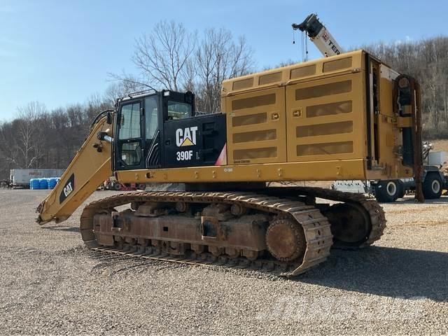 CAT 390F Paletli ekskavatörler