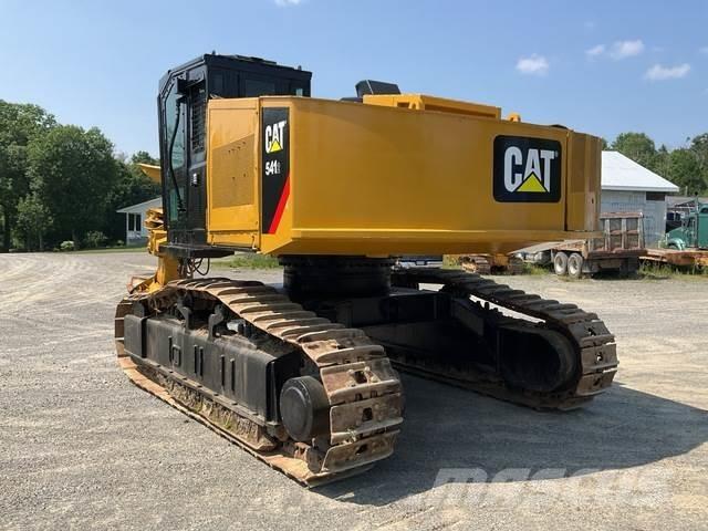 CAT 541 Ağaç kesici istifleyiciler