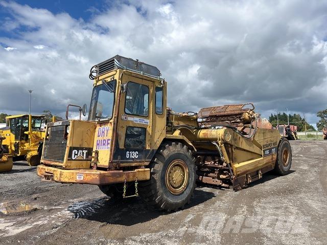 CAT 613C Skreyperler