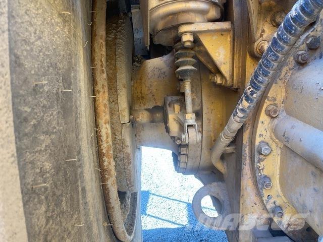 CAT 651 Su tankerleri