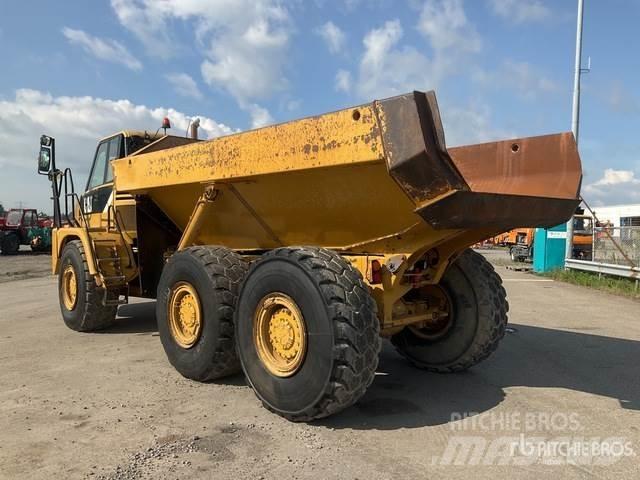 CAT 725 Belden kirma kaya kamyonu