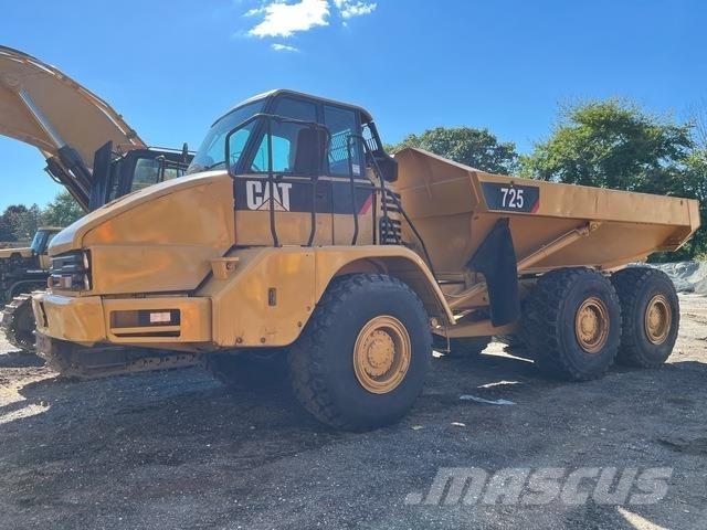 CAT 725 Belden kirma kaya kamyonu