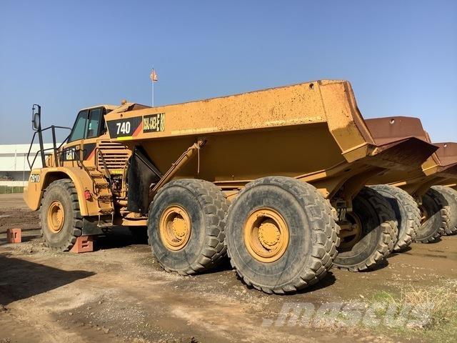 CAT 740 Belden kirma kaya kamyonu