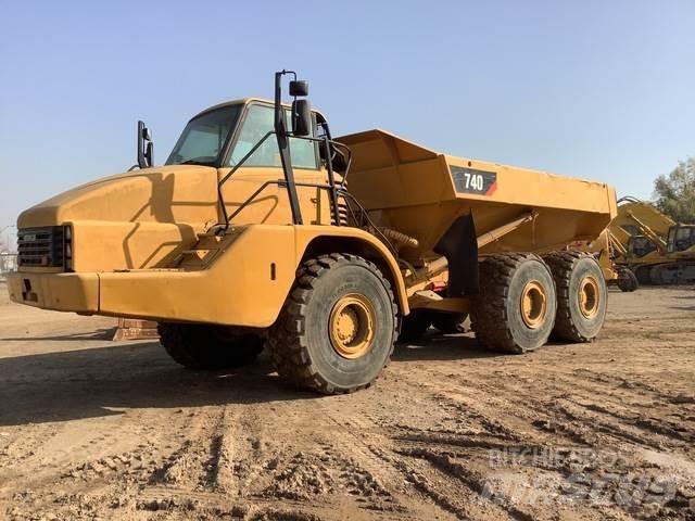 CAT 740 Belden kirma kaya kamyonu