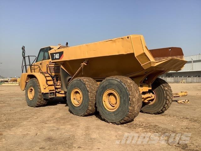 CAT 740 Belden kirma kaya kamyonu