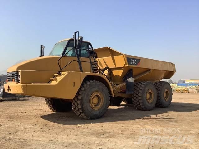 CAT 740 Belden kirma kaya kamyonu