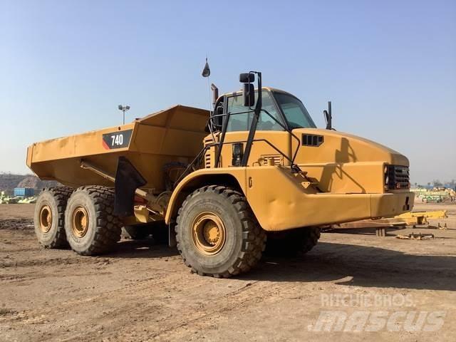 CAT 740 Belden kirma kaya kamyonu
