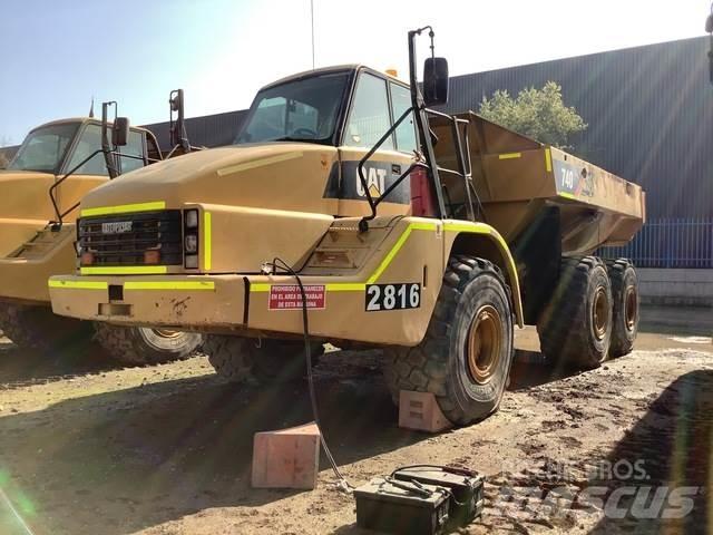 CAT 740 Belden kirma kaya kamyonu