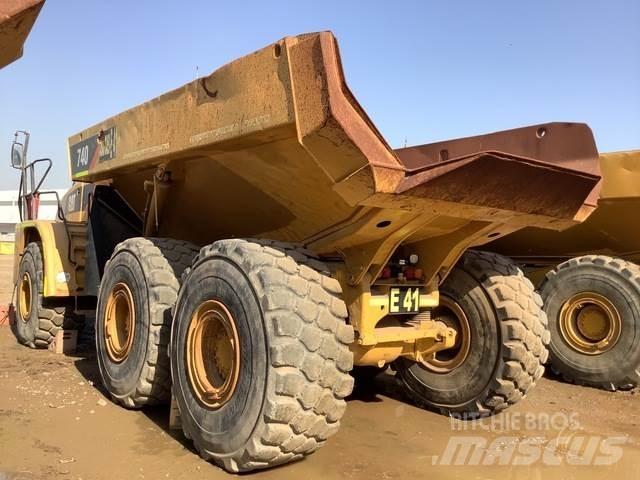 CAT 740 Belden kirma kaya kamyonu
