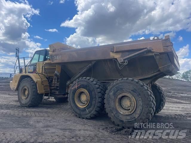 CAT 740 Belden kirma kaya kamyonu