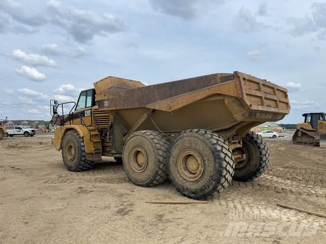 CAT 740 Belden kirma kaya kamyonu