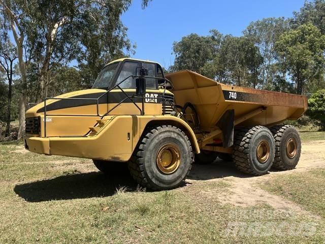 CAT 740 Belden kirma kaya kamyonu