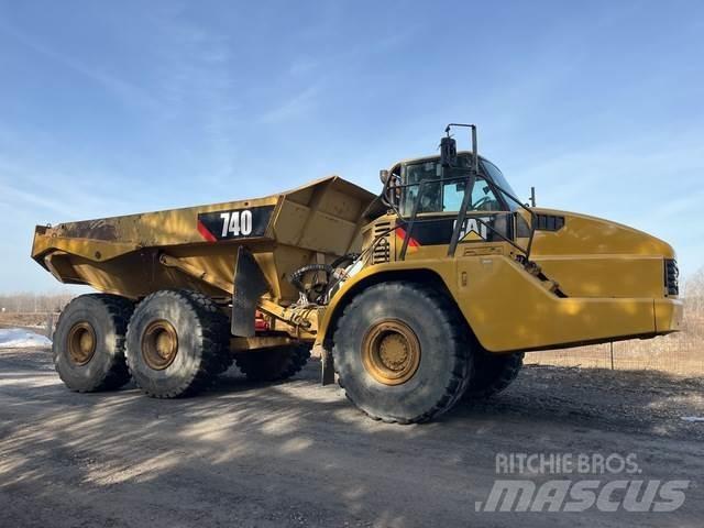 CAT 740 Belden kirma kaya kamyonu