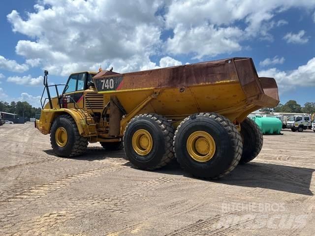 CAT 740 Belden kirma kaya kamyonu