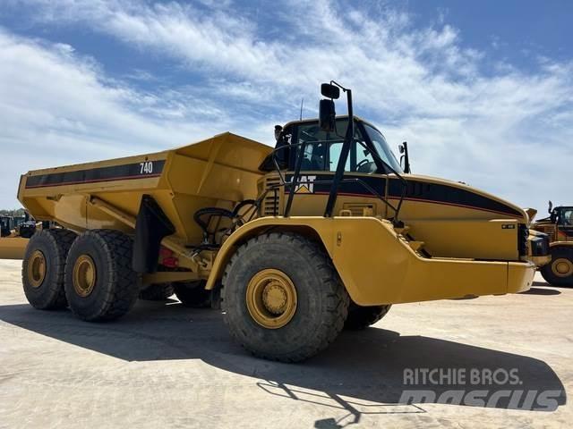 CAT 740 Belden kirma kaya kamyonu