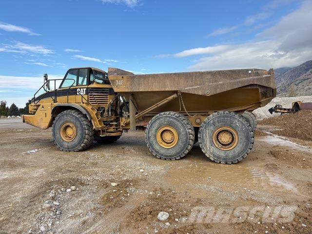 CAT 740 Belden kirma kaya kamyonu