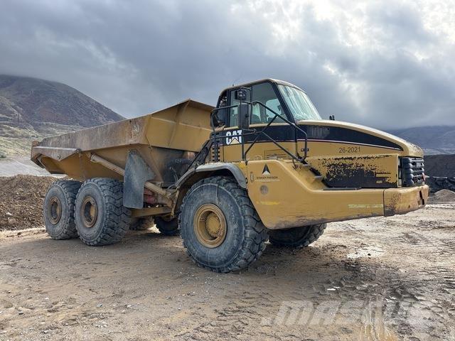 CAT 740 Belden kirma kaya kamyonu