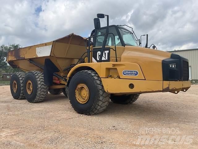 CAT 740B Belden kirma kaya kamyonu