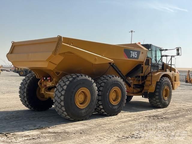 CAT 745 Belden kirma kaya kamyonu