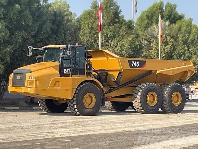 CAT 745 Belden kirma kaya kamyonu