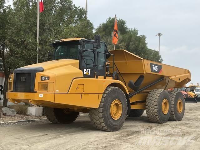 CAT 745 Belden kirma kaya kamyonu