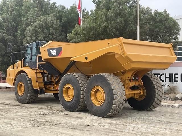 CAT 745 Belden kirma kaya kamyonu